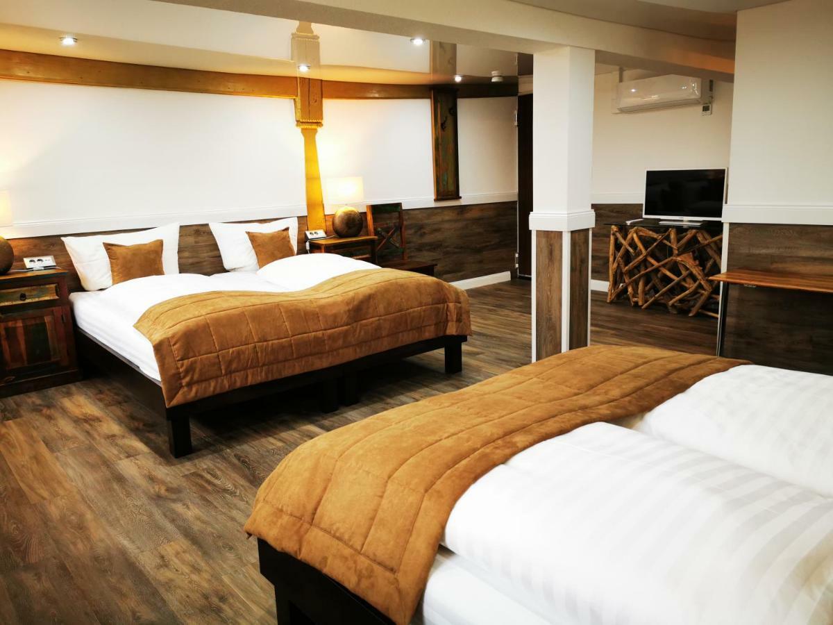 Risa Hotels - Landgasthaus Zum Kreuz Gaggenau Bagian luar foto