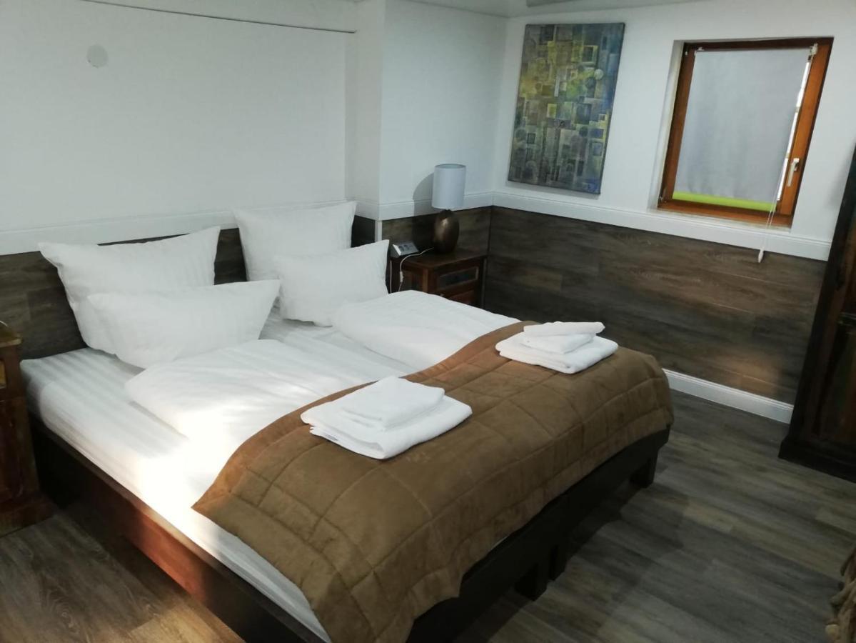 Risa Hotels - Landgasthaus Zum Kreuz Gaggenau Bagian luar foto